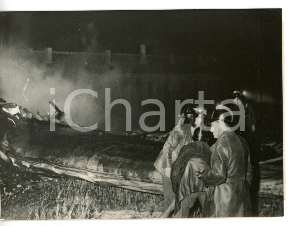 1957 AEROPORTO DI MADRID-BARAJAS - AVIACO Vigili del Fuoco estinguono incendio