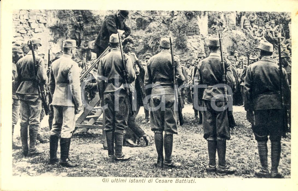Cartolina originale da collezione 1930 ca Gli ultimi istanti di CESARE BATTISTI - Impiccagione *Cartolina FP NV 1