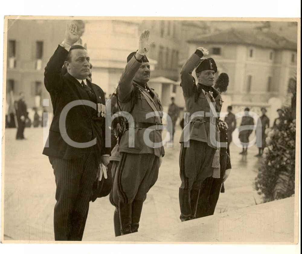 Fotografia d epoca originale 1940 ca ROMA AutoritÃ  militari rendono omaggio al MILITE IGNOTO Foto LUCE 1