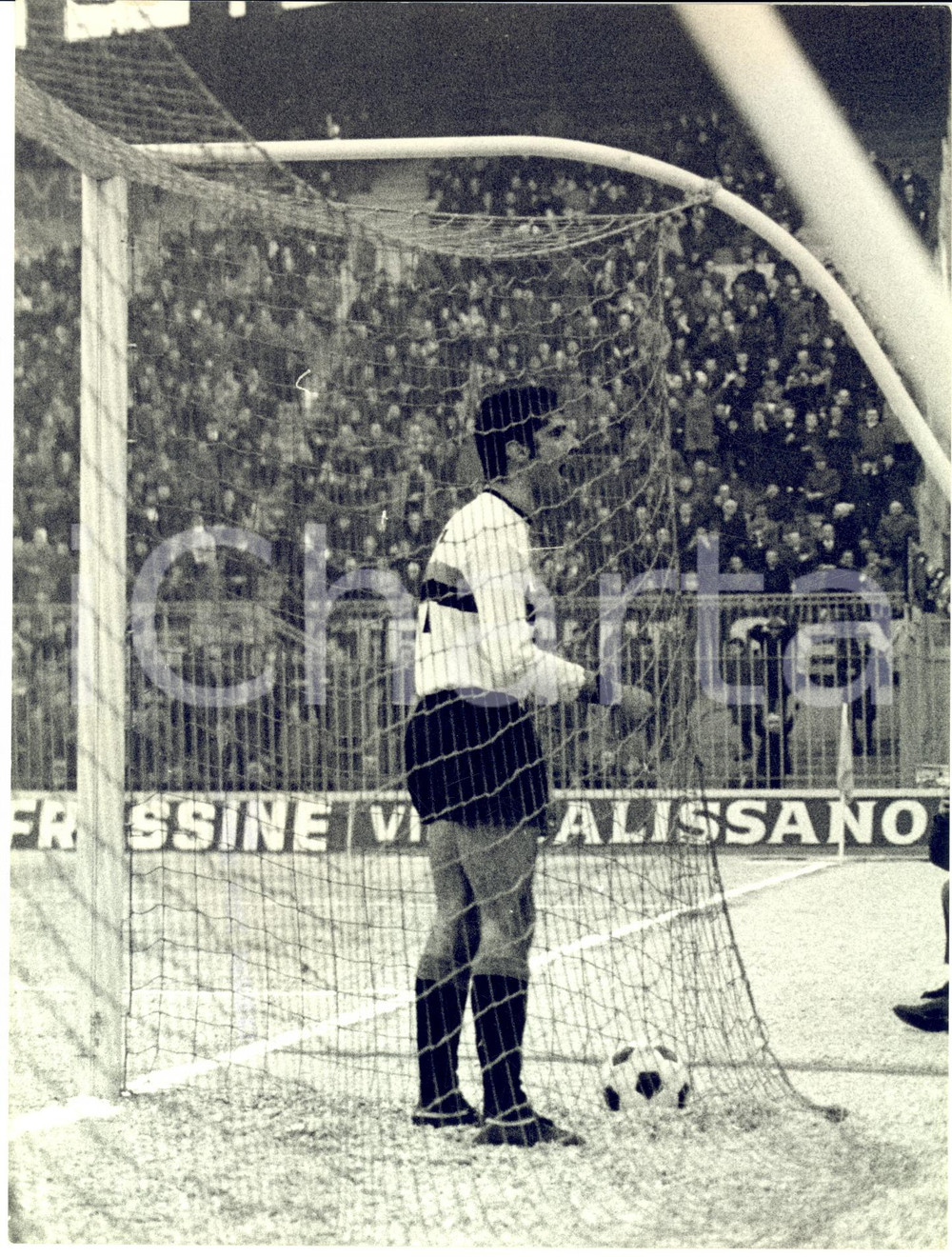 1969 MILANO CALCIO INTER-VERONA 4-1 Angelo DOMENGHINI risponde ai tifosi *Foto