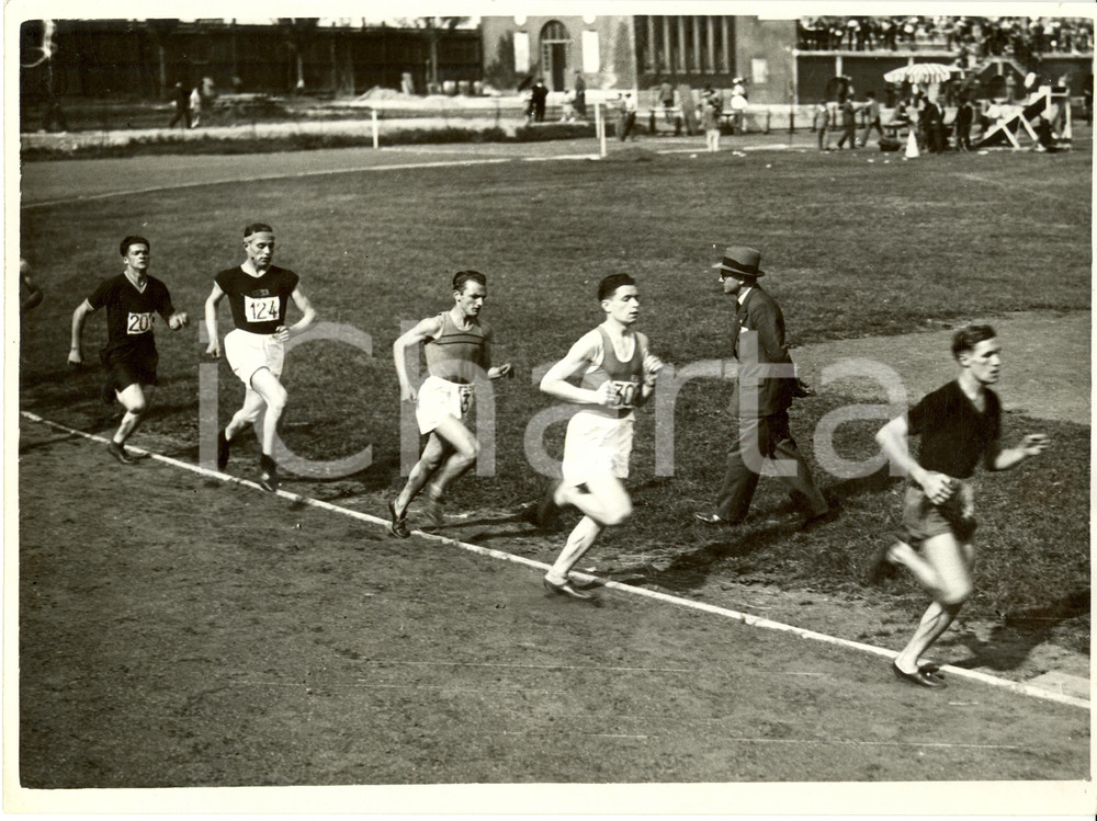 Fotografia d epoca originale 1936 MILANO Campo GIURIATI Gran Premio Giovani Atletica Leggera Gara 600 metri 1