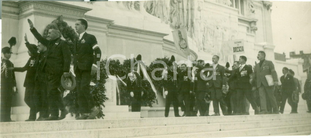 Fotografia d epoca originale 1935 ca ROMA Combattenti bresciani rendono omaggio al MILITE IGNOTO Fotografia 1