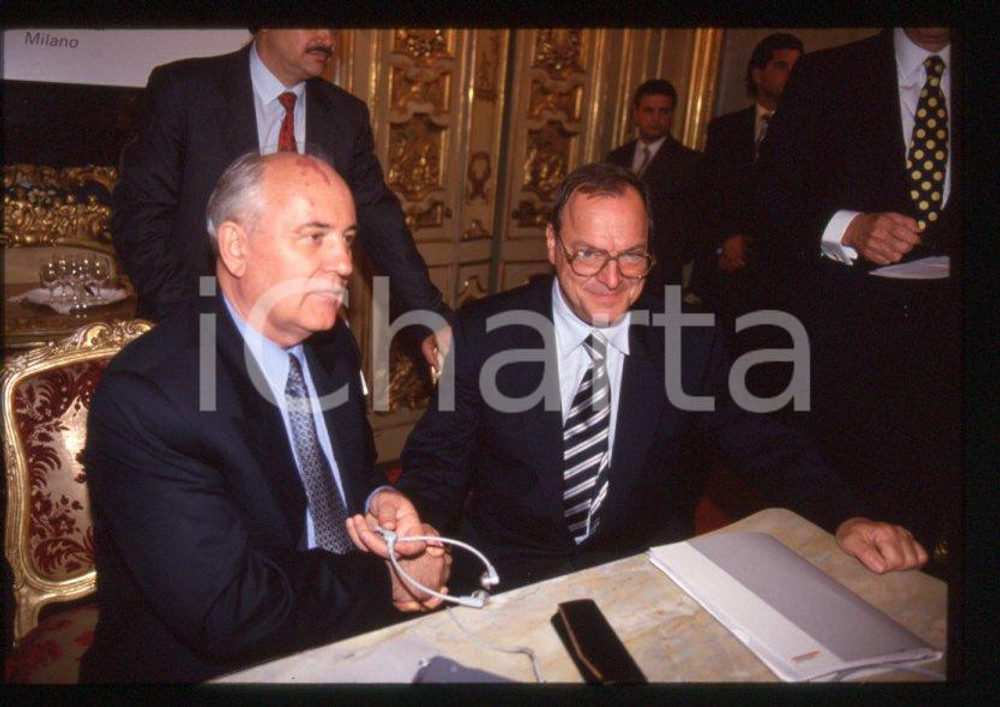 Fotografia d epoca originale 35mm vintage slide 1993 MILANO ISPI Michail GORBACHEV Marco FORMENTINI 6 1
