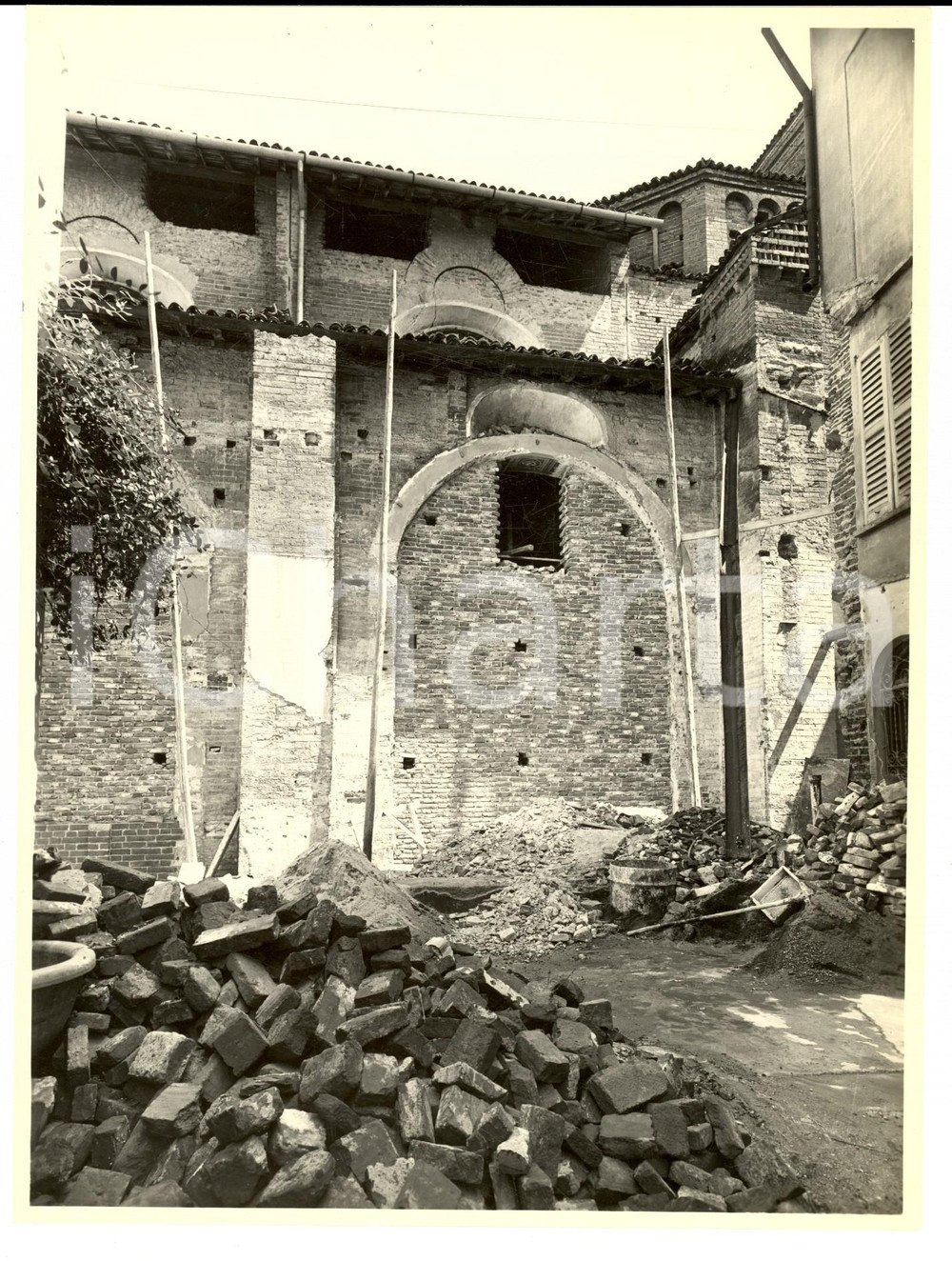 Fotografia d epoca originale 1950 ca PAVIA SANTA MARIA IN BETLEM Restauro settore esterno FOTO 1