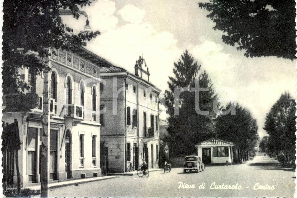 Cartolina originale da collezione 1957 PIEVE DI CURTAROLO PD Scorcio del centro storico Cartolina ANIMATA FG VG 1