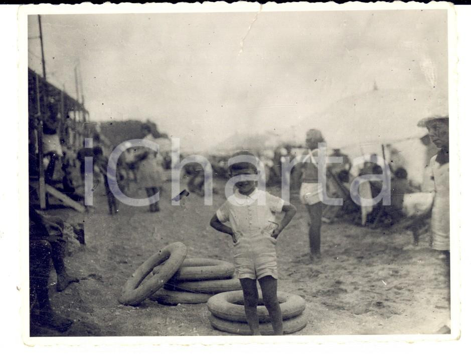 Fotografia d epoca originale 1939 ALBISOLA CAPO SV Bambino alla colonia estiva per balilla Foto 11x8 1