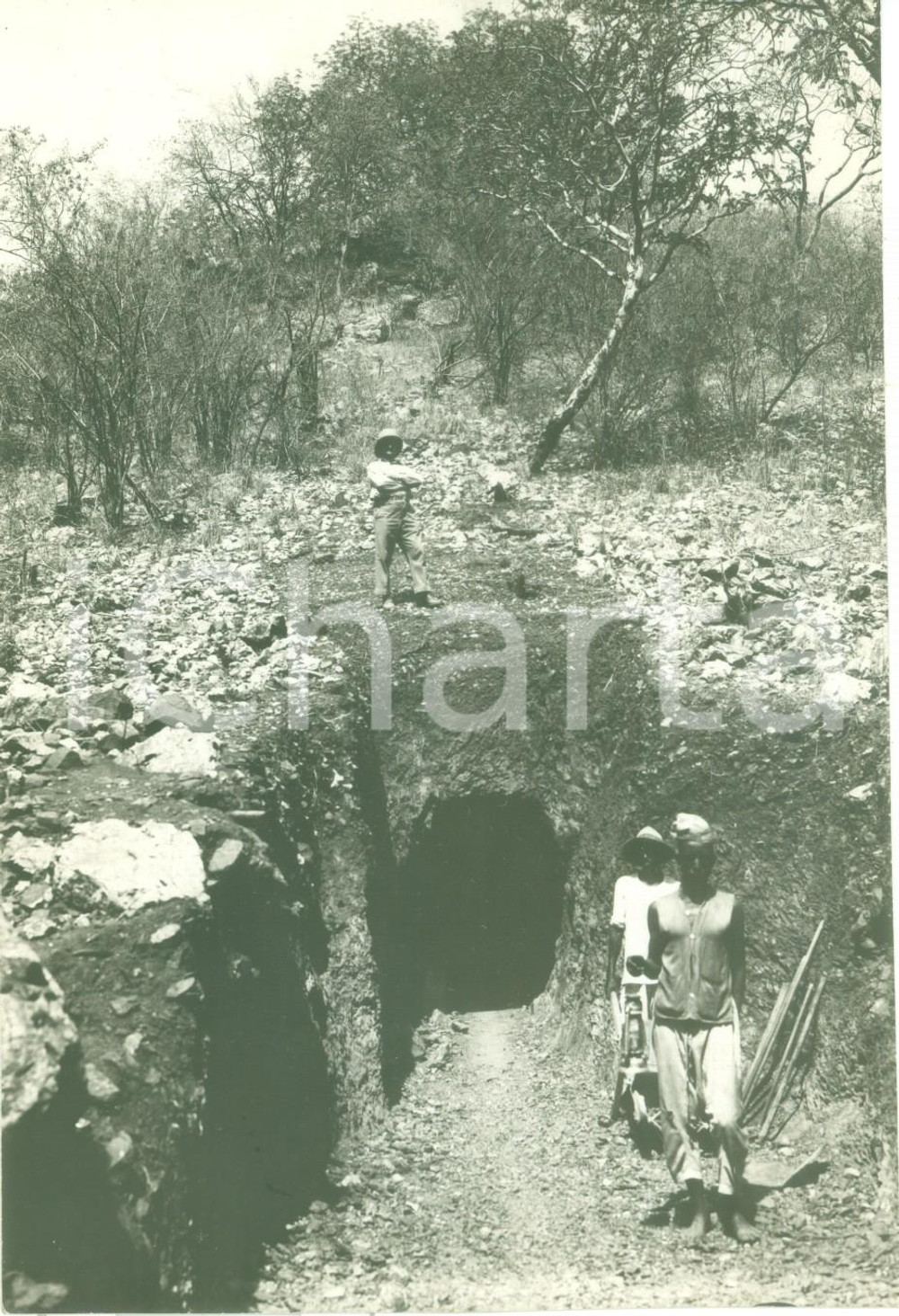 Fotografia d epoca originale 1934 SOMALIA Indigeni operai alla miniera GARAVAGLIA E MICHELAZZO Fotografia 1