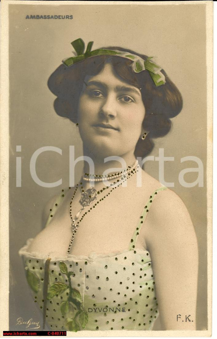 Cartolina originale da collezione 1925 Mlle Dyvonne aux Ambassadeurs chanteuse/comédienne Postcard 1