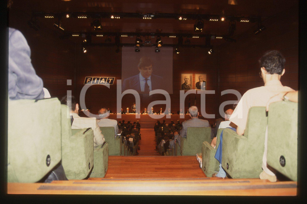 35mm vintage slide* 1997 TORINO Paolo CANTARELLA parla agli azionisti FIAT (1)