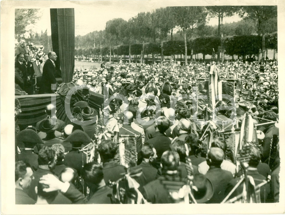 Fotografia d epoca originale 1930 MILANO Augusto TURATI all adunata dei ferrovieri d ITALIA Fotografia 1