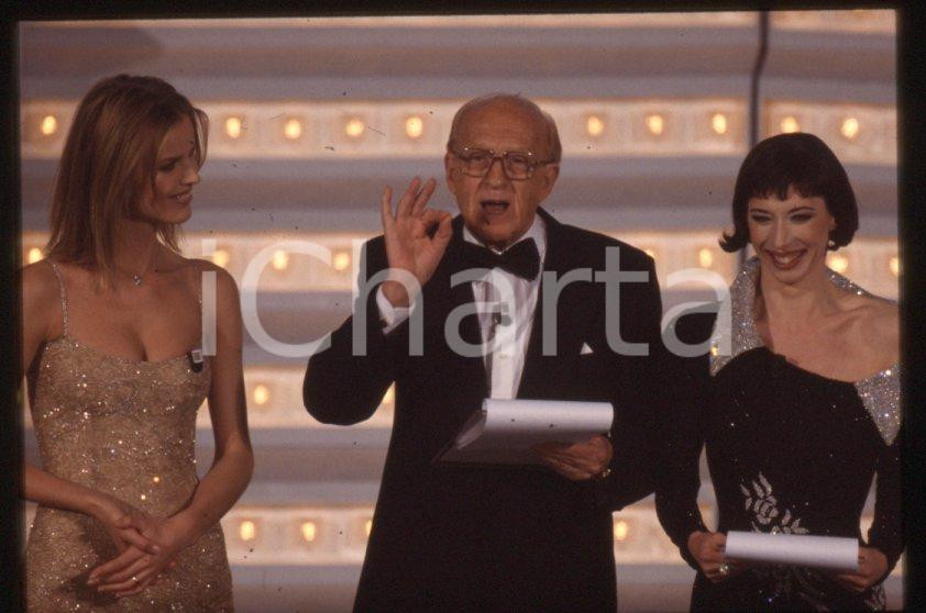 Fotografia d epoca originale 1998 SANREMO HERZIGOVA Raimondo VIANELLO Veronica PIVETTI 35mm vintage slide 3 1