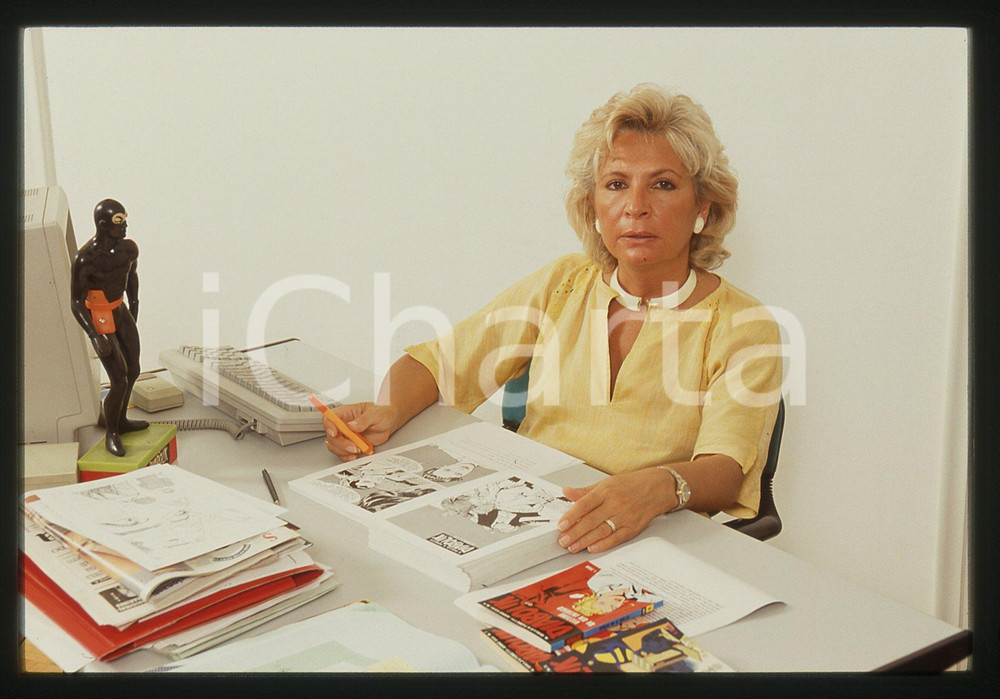 35mm vintage slide* 1992 MILANO - Patricia MARTINELLI Direttrice DIABOLIK (8)