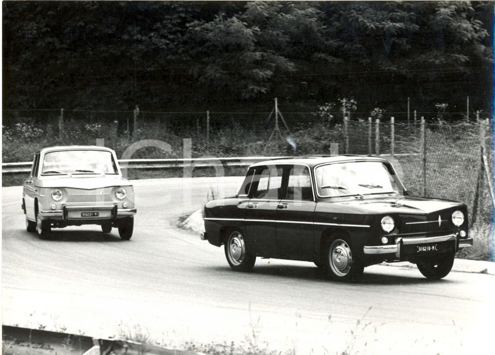 Fotografia d epoca originale 1964 AUTODROMO DI MONZA  Nuova RENAULT R8 Major 1100 cc Foto 18x13 cm 1