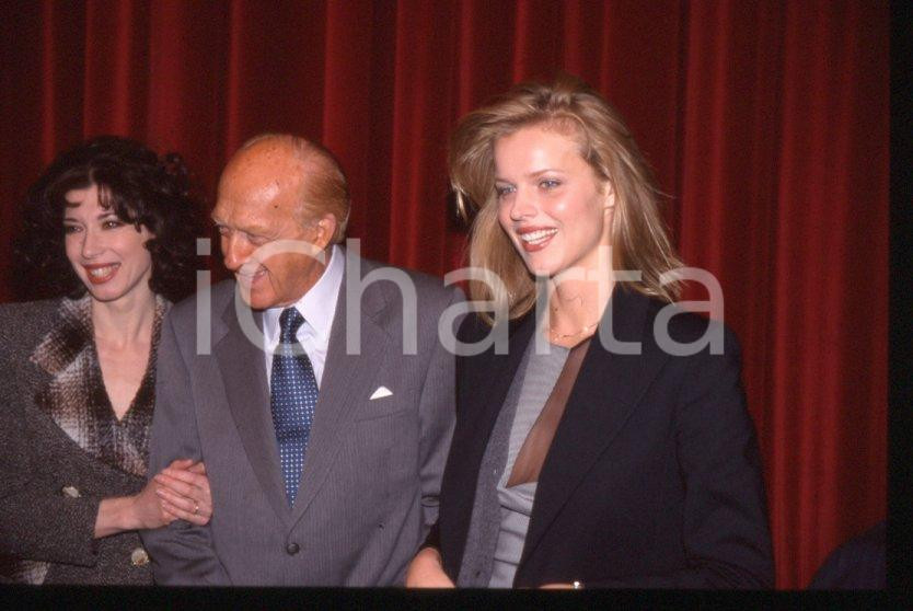 Fotografia d epoca originale 1998 SANREMO HERZIGOVA Raimondo VIANELLO Veronica PIVETTI 35mm vintage slide 26 1