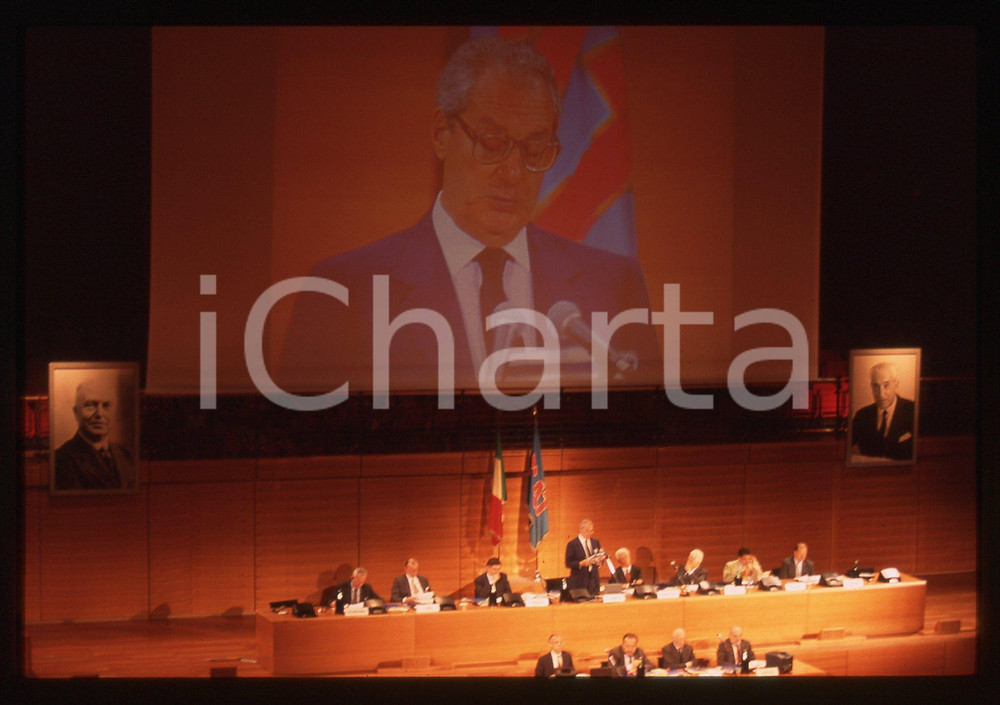 35mm vintage slide* 1996 TORINO Cesare ROMITI parla agli azionisti FIAT (4)