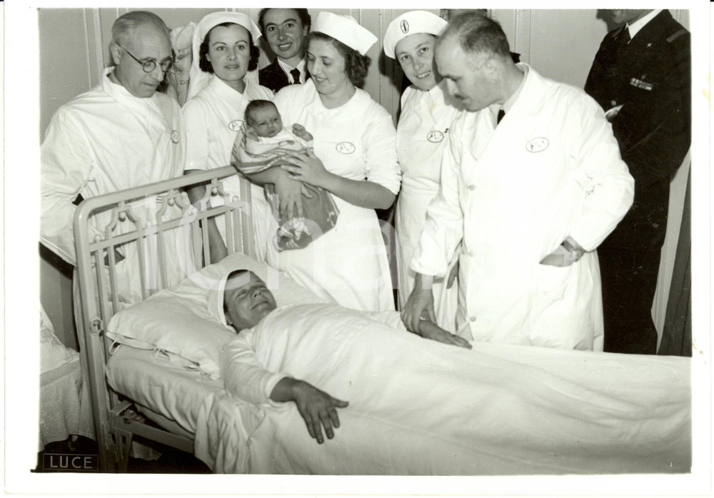 Fotografia d epoca originale 1939 LIBIA Rurali emigrati  Nascita a bordo del Piroscafo SARDEGNA Fotografia 1