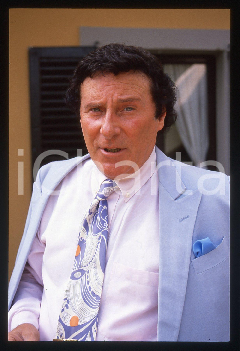 35mm vintage slide* 1990 ca COSTUME Ugo FRISOLI - Ritratto del presentatore