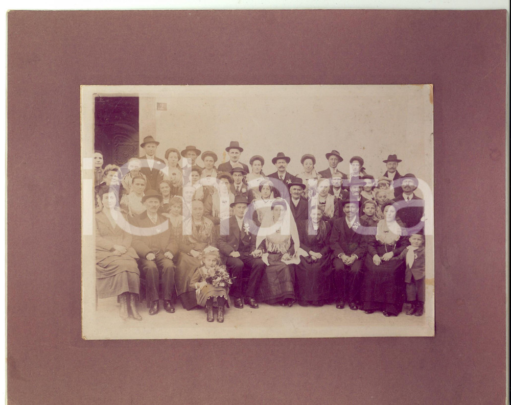 Fotografia d epoca originale 1920 ca VARALLO SESIA VC Matrimonio contadino in costume tradizionale Foto 1