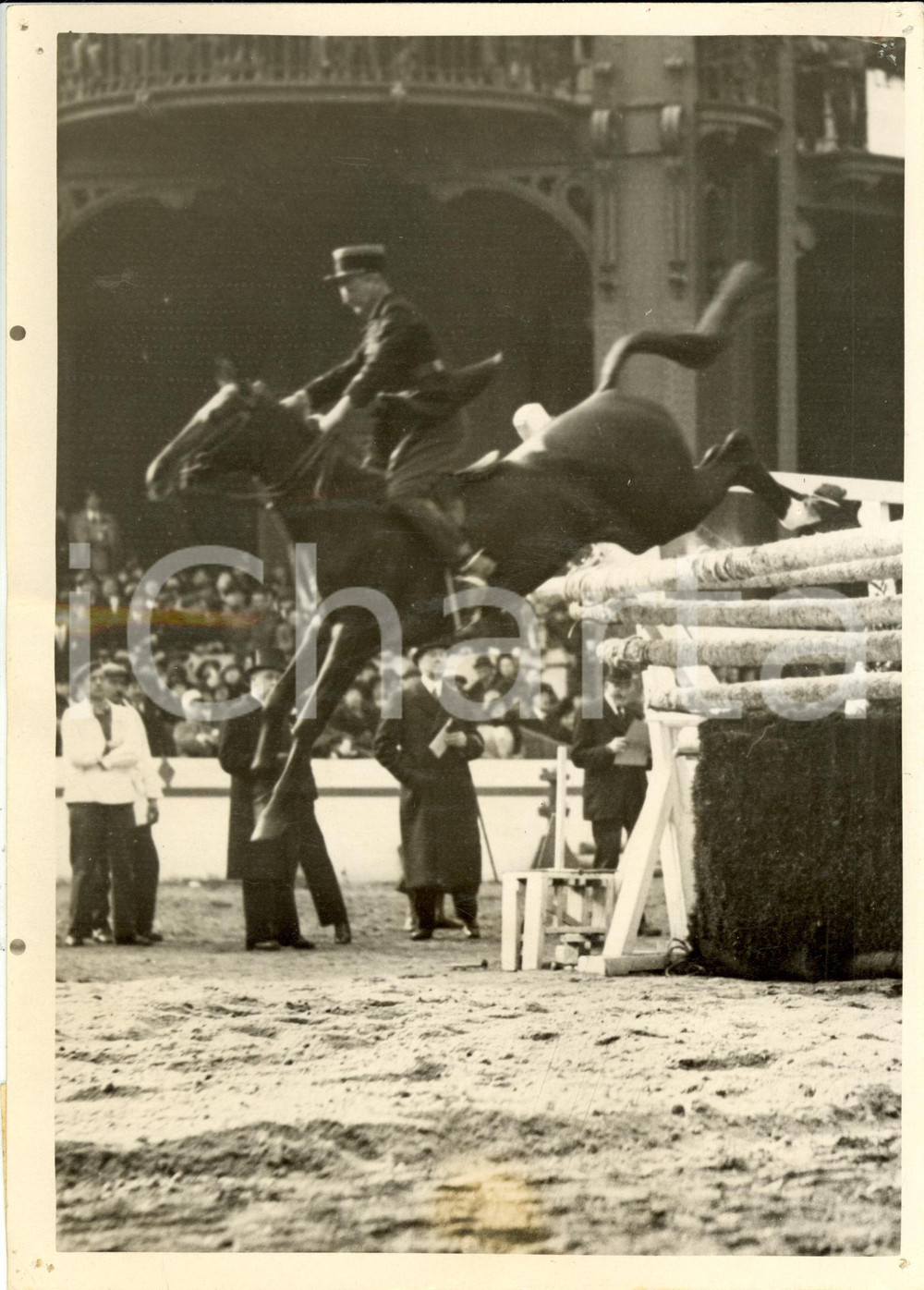 Fotografia d epoca originale 1938 PARIS F Concours Hippique  LISSARAGUE et BRISE FOLLE Saut hauteu Photo 1