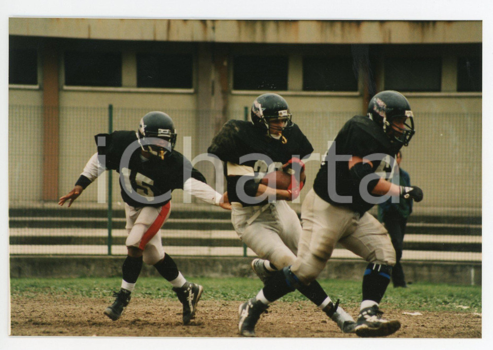 1995 CERNUSCO SUL NAVIGLIO FOOTBALL Giocatori BLACKHAWKS in azione *Foto 15x10