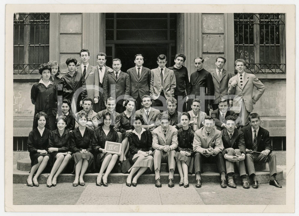 Fotografia d epoca originale 1959 MILANO Ritratto d una classe liceale FOTO STUDIO AMBROSIANO 18x13 1