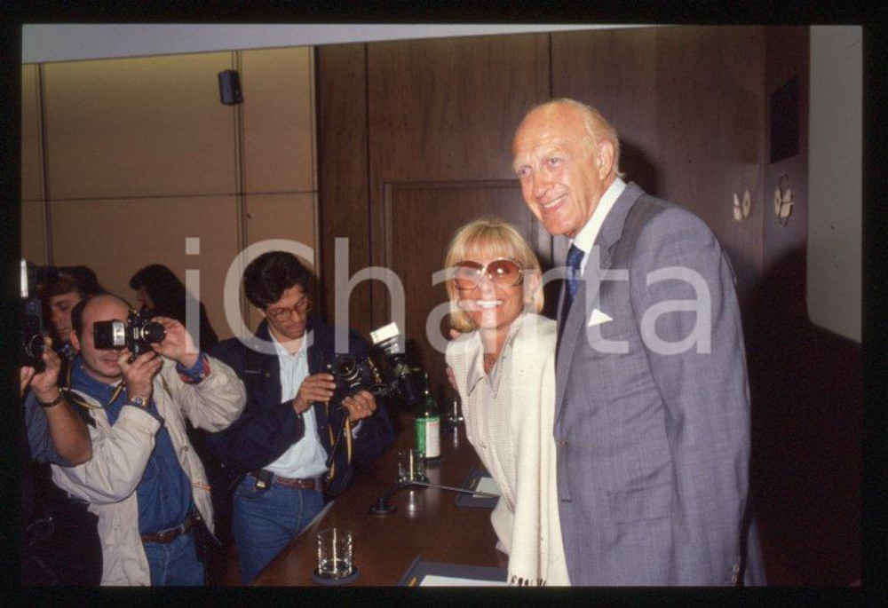 Fotografia d epoca originale 1998 Festival SANREMO  Raimondo VIANELLO Sandra MONDAINI 35 mm vintage slide 2 1