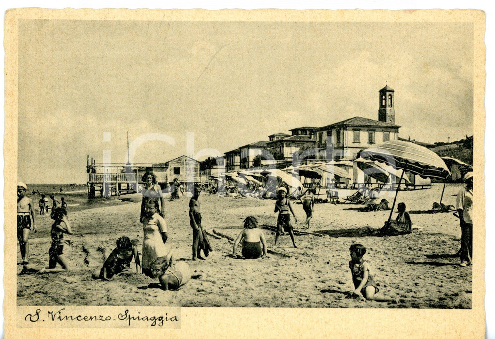Cartolina originale da collezione 1941 SAN VINCENZO LI Agosto al mare  Villeggianti sulla spiaggia Cartolina 1