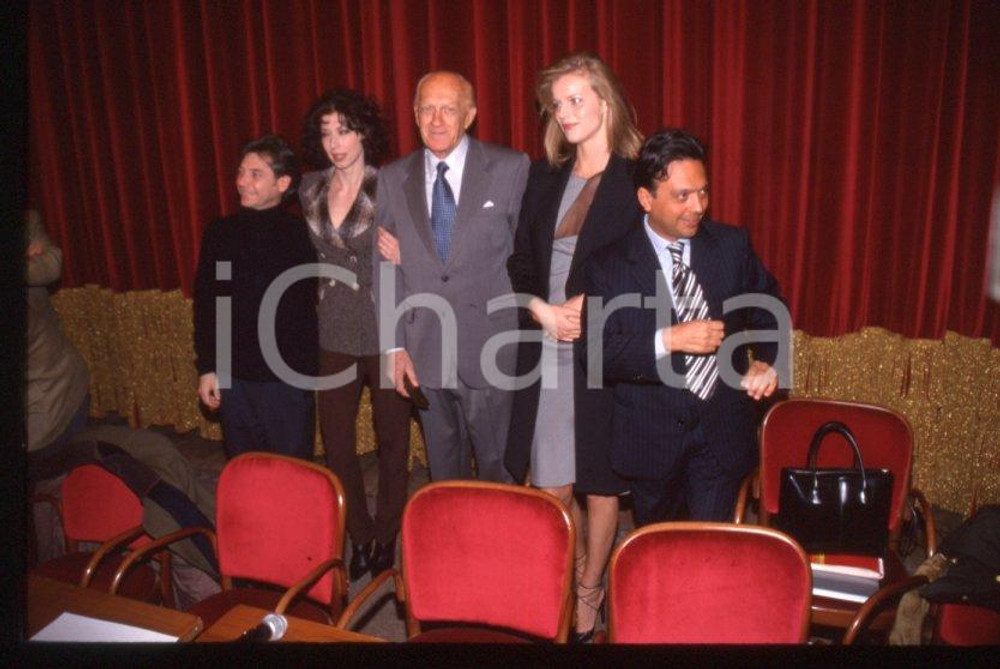 Fotografia d epoca originale 1998 SANREMO Eva HERZIGOVA Raimondo VIANELLO Nino D ANGELO 35mm vintage slide 2 1