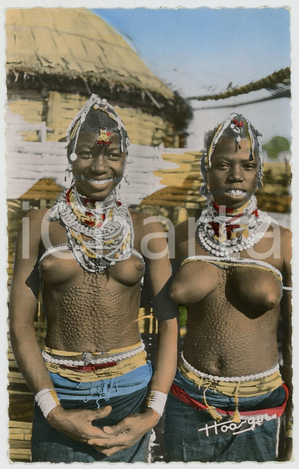 1954 L'AFRIQUE EN COULEURS Jeunes femmes Coniagui NU ETHNIQUE Carte postale FP NV  Cartolina postale d'epoca, non viaggiata ma con nota manoscritta al verso.EDIZIONE: Editions Hoa-Qui, ParisSERIE: L'Afrique en couleures - n. 1002CONDIZIONI: FAIR FORMATO: FP    originale e autentica 1