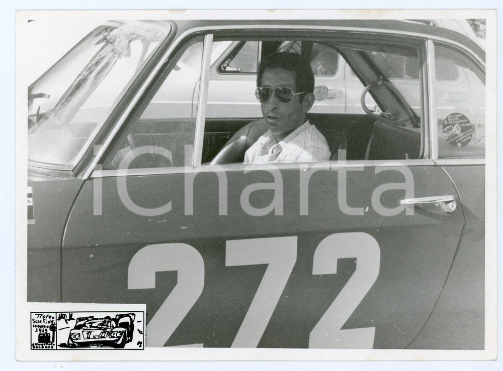 Fotografia d epoca originale 1969 RALLY Trofeo SCARFIOTTI Pilota JOLLY CLUB a bordo dell auto Foto 1