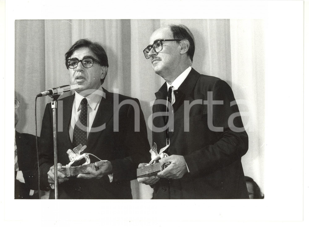 1986 VENEZIA - Mostra del Cinema - Paolo e Vittorio TAVIANI ricevono Leone d'Oro