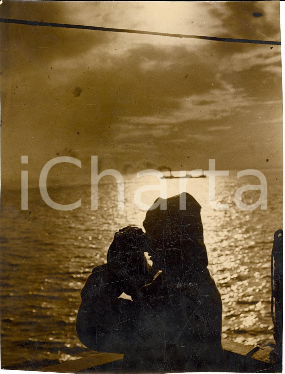 Fotografia d'epoca originale 1940 WW2 Marina inglese scorta Convoglio Mercantile 1