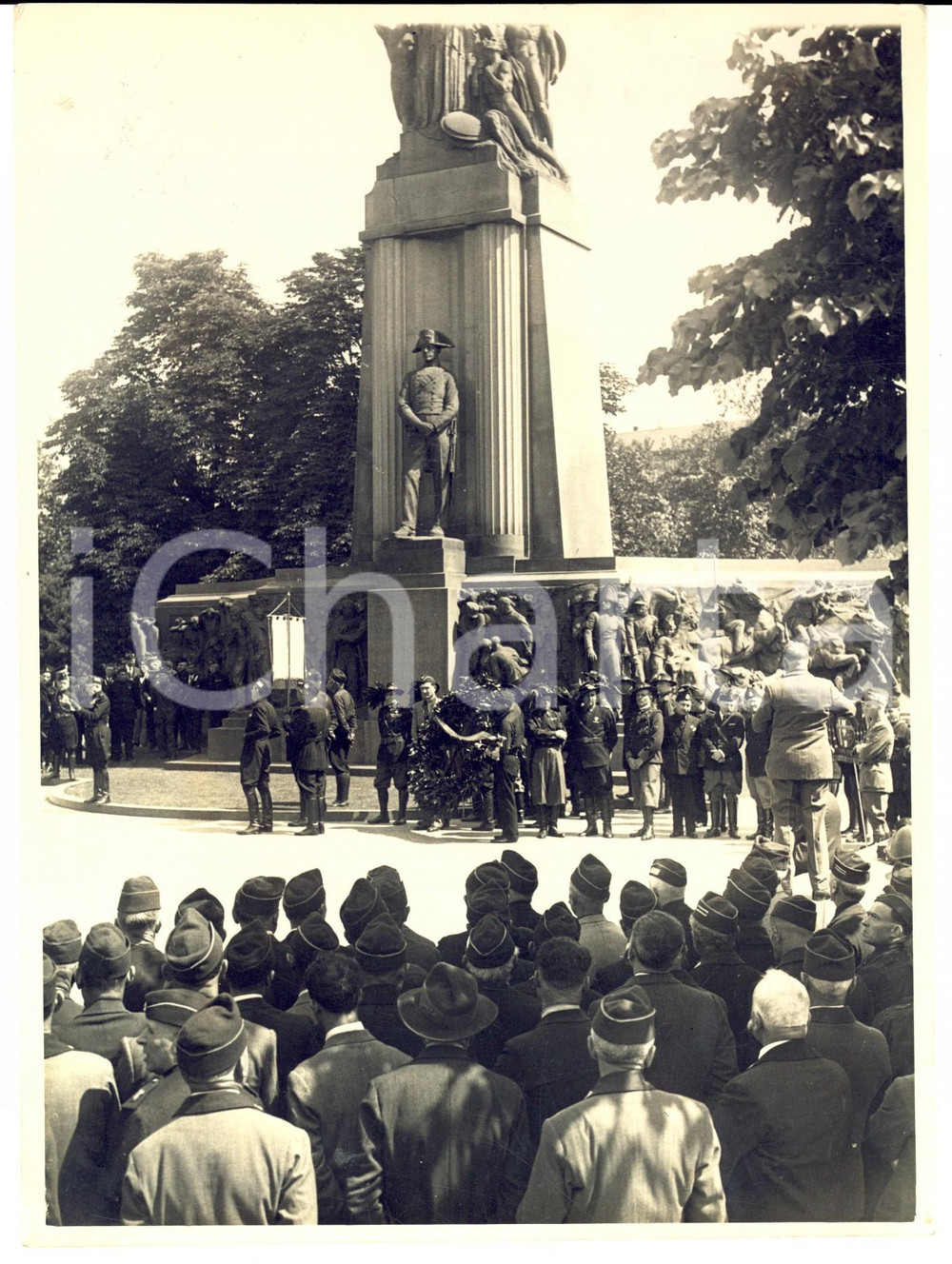Fotografia d epoca originale 1933 TORINO Giardini Reali  Inaugurazione monumento nazionale al Carabiniere 1