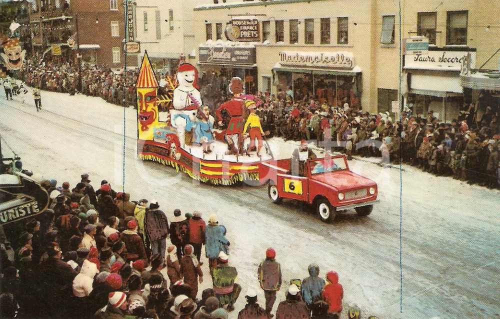 Cartolina originale da collezione 1960 ca QUEBEC CANADA Winter carnival BONHOMME Parade Cartolina FP NV 1