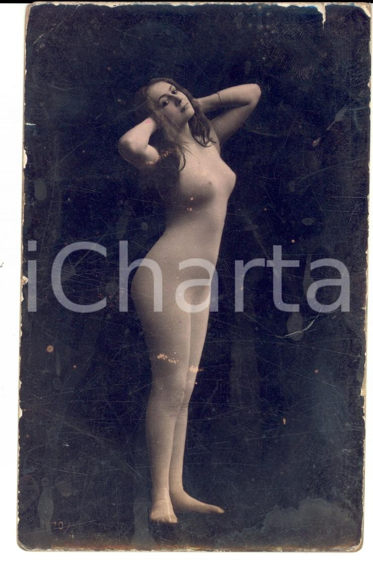 Cartolina originale da collezione 1919 Giovane donna nuda con le mani tra i capelli Cartolina EROTICA VINTAGE FP 1