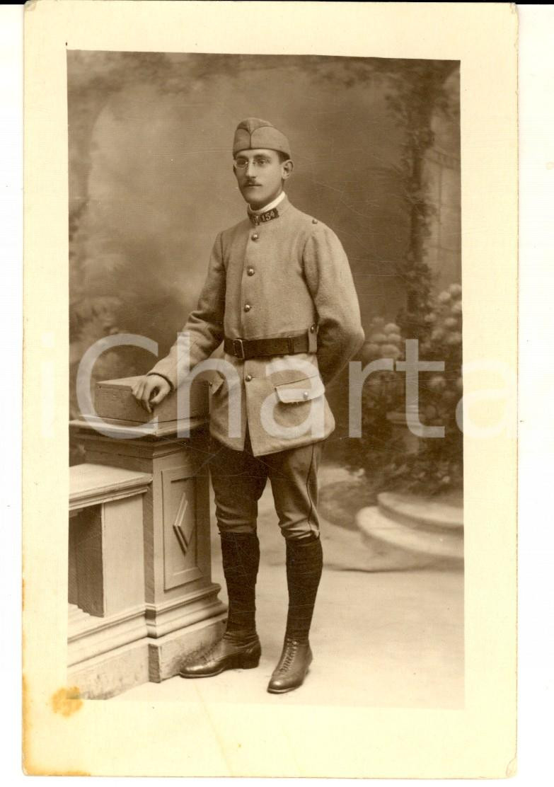 Fotografia d epoca originale 1915 ca WW1 FRANCE Portrait de soldat du 154e régiment Photo carte postale 1