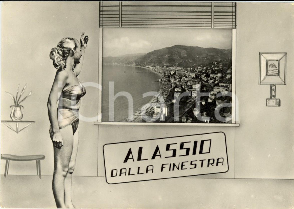 Cartolina originale da collezione 1960 ca ALASSIO SV Pinup in mostra alla finestra Cartolina ANIMATA FG VG 1