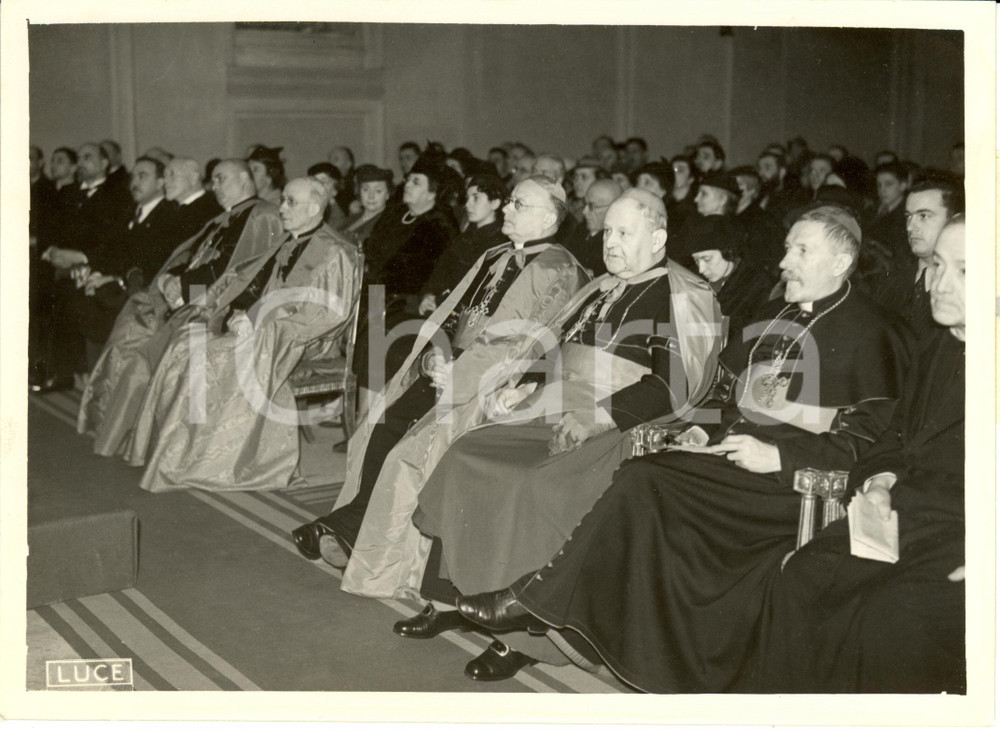 Fotografia d epoca originale 1937 ROMA Sala BORROMINI Cardinali ascoltano Carlo SALOTTI Conferenza Foto 1