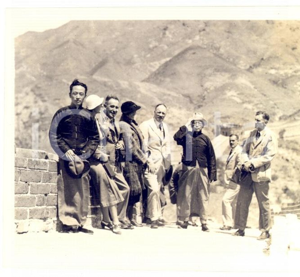 Fotografia d epoca originale 1936 BEIJING CHINA Major A. W. BARTHOLOMEW visiting the Great Wall Photo 1