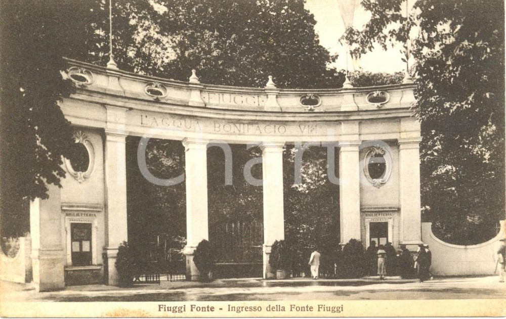 Cartolina originale da collezione 1935 FIUGGI FONTE (FR) L'Ingresso della Fonte *Cartolina ANIMATA FP VG 1