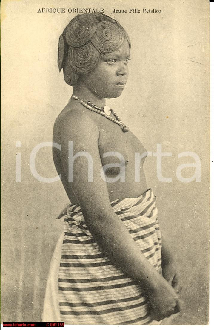 Cartolina originale da collezione 1920 Afrique Orientale Jeune fille BETSILEO ethnique 1