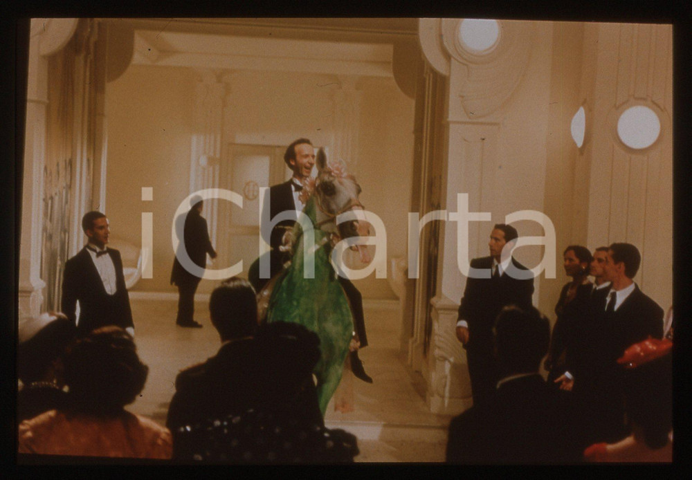 35mm vintage slide* 1997 LA VITA E' BELLA Roberto BENIGNI in una scena del film