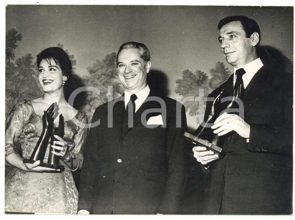 1959 PARIS Bravo du Music Hall - Roger FREY con DALIDA e Yves MONTAND vincitori
