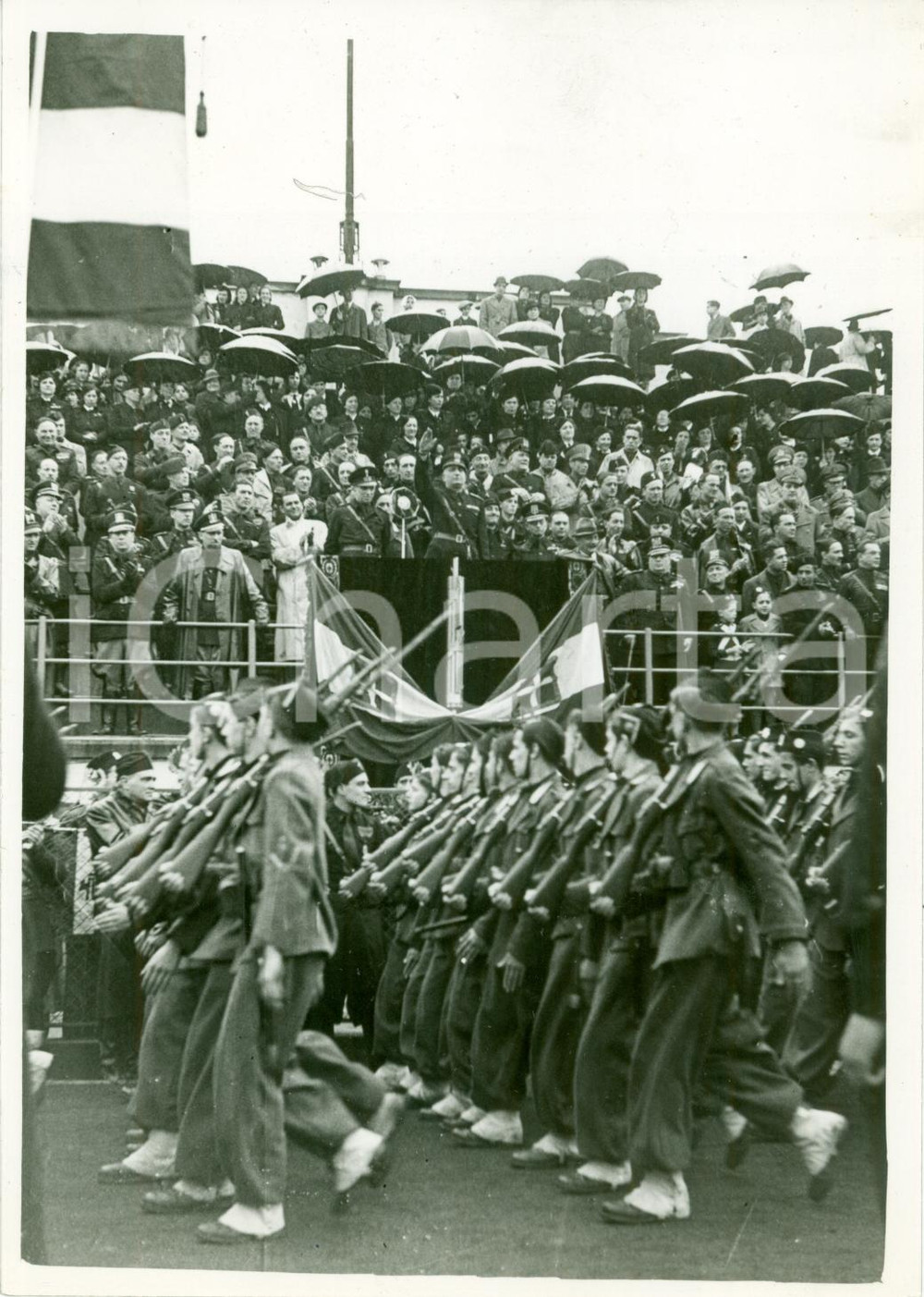 Fotografia d epoca originale 1939 MILANO Rino PARENTI sfilata Gruppo SCIESA Campo Sportivo CAPPELLI Foto 1