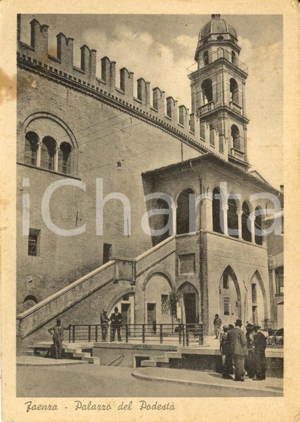 Cartolina originale da collezione 1939 FAENZA RA Veduta palazzo del PODESTA  DANNEGGIATA Animata FG NV 1