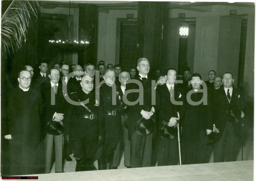 Fotografia d'epoca originale 1937 VENEZIA Kurt Alois VON SCHUSCHNIGG a Tempio Votivo 1