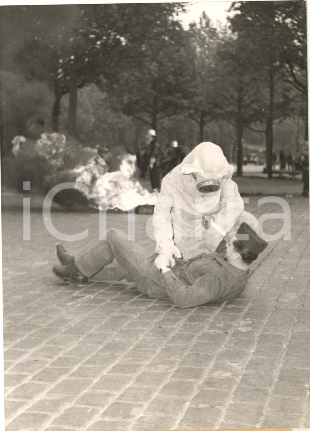 1955 PARIS Exercice de protection civile - Secours pour chute d'avion - Photo