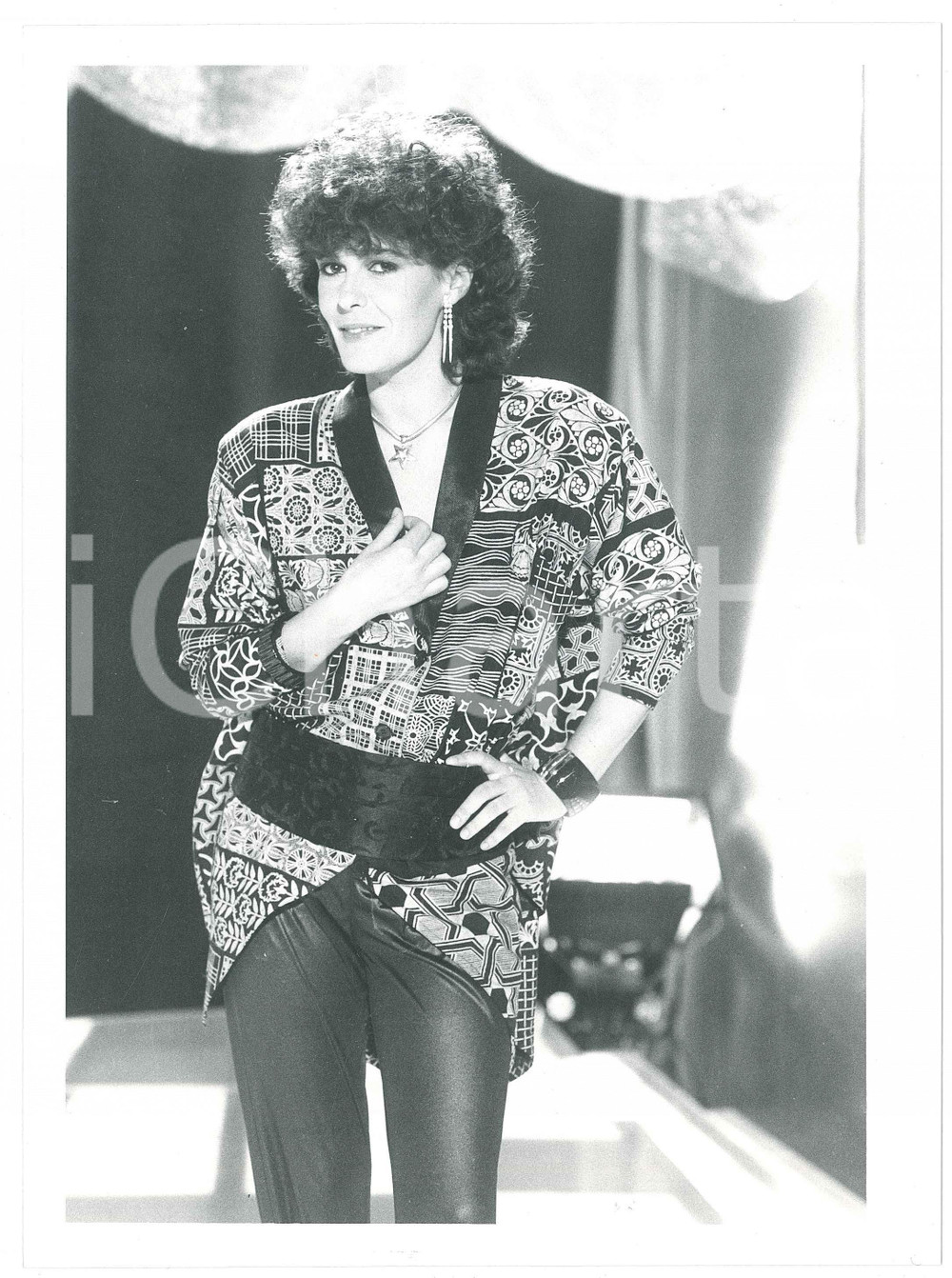 Fotografia d epoca originale 1985 ca ITALIA  SPETTACOLO Mita MEDICI Ritratto dell attrice  Foto 18x24 3 1