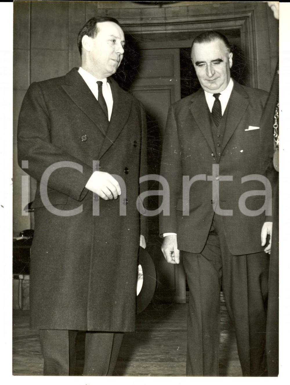 Fotografia d epoca originale 1962 PARIS Premier Georges POMPIDOU con il predecessore Michel DEBRE  Foto 1