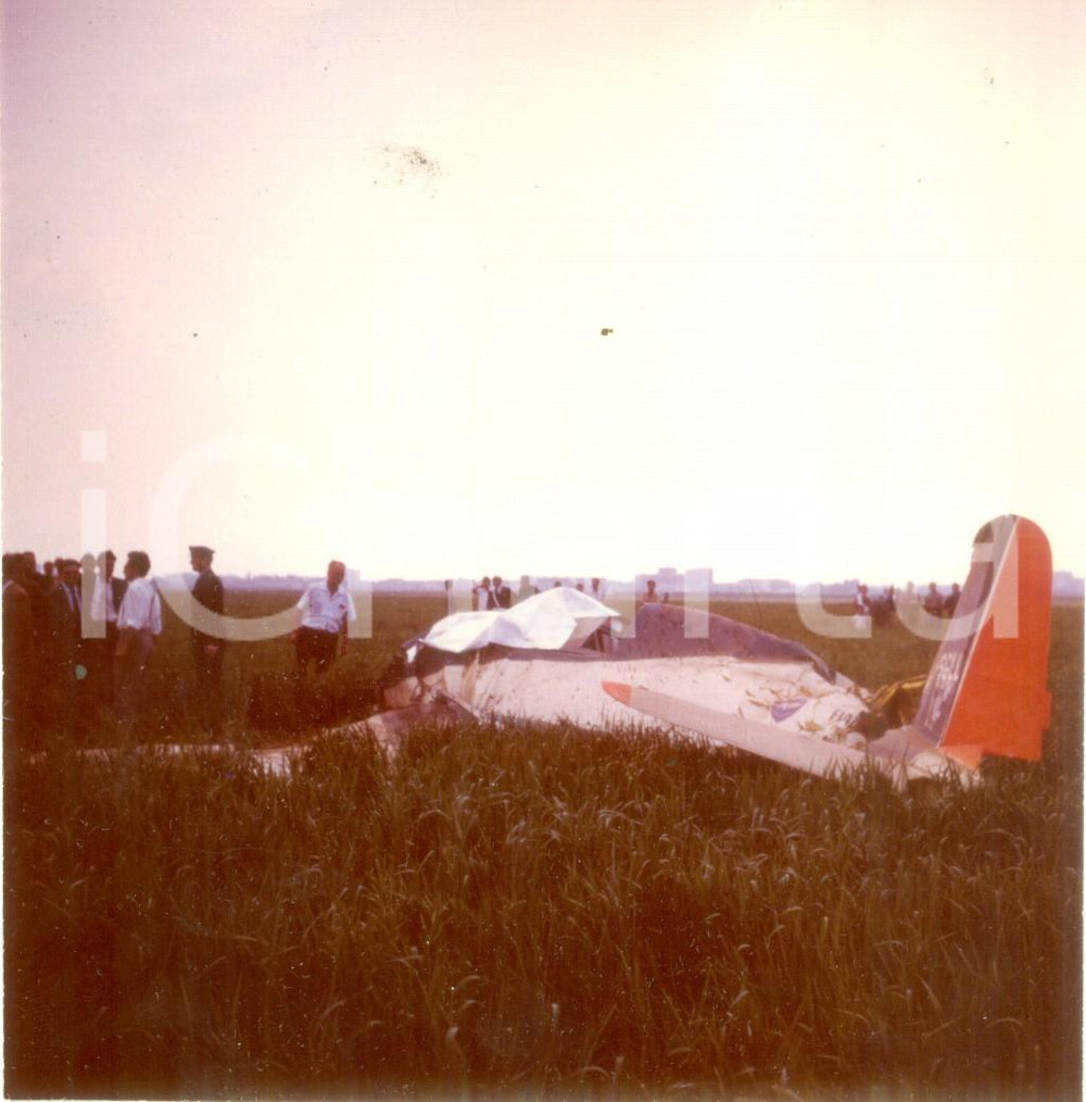 Fotografia d epoca originale 1966 BRESSO MI Aereo ISGLL di Rinaldo MALASPINA distrutto dall incidente Foto 1